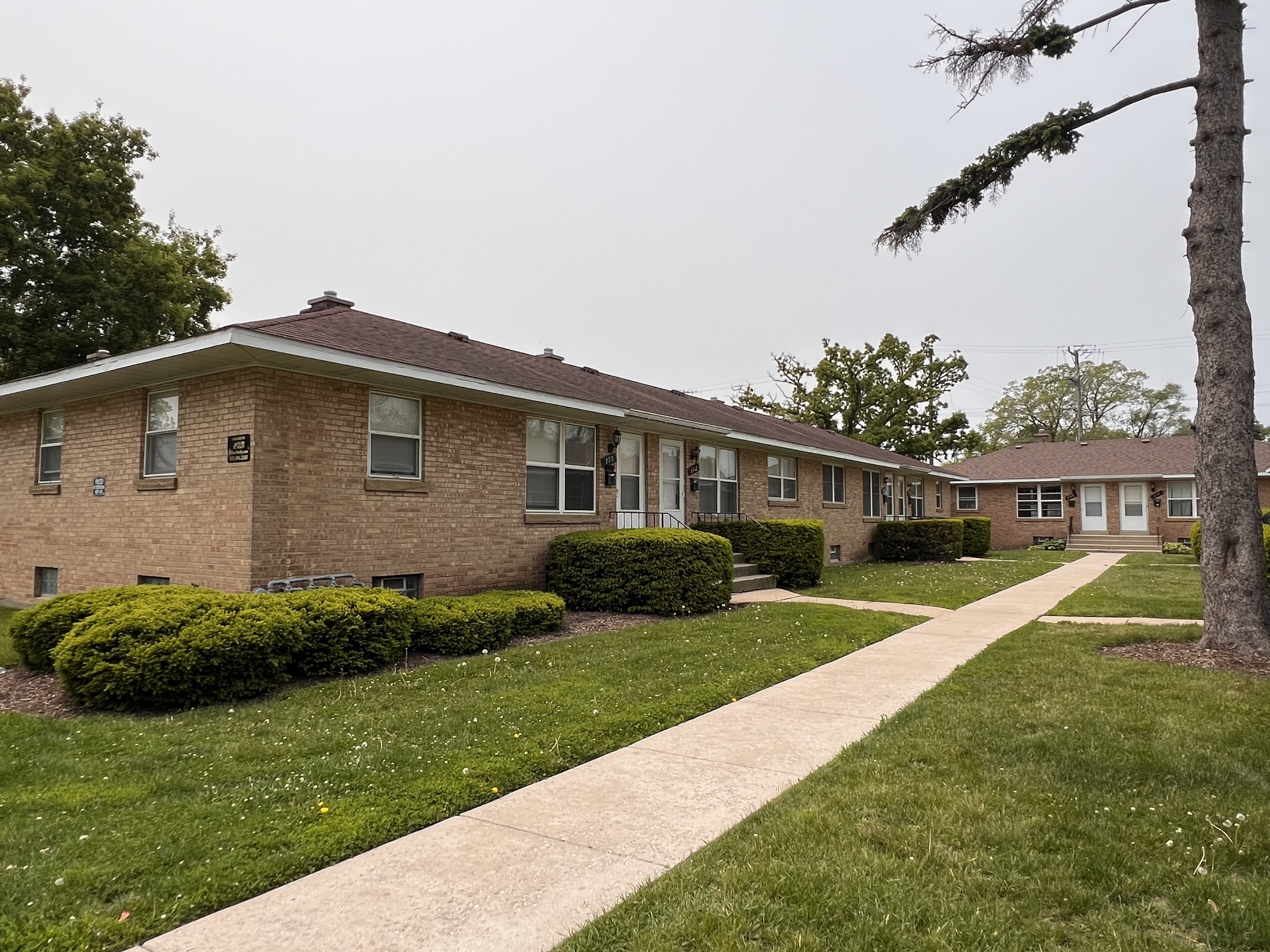 700-718 North Linden Avenue - 702 North Linden Avenue