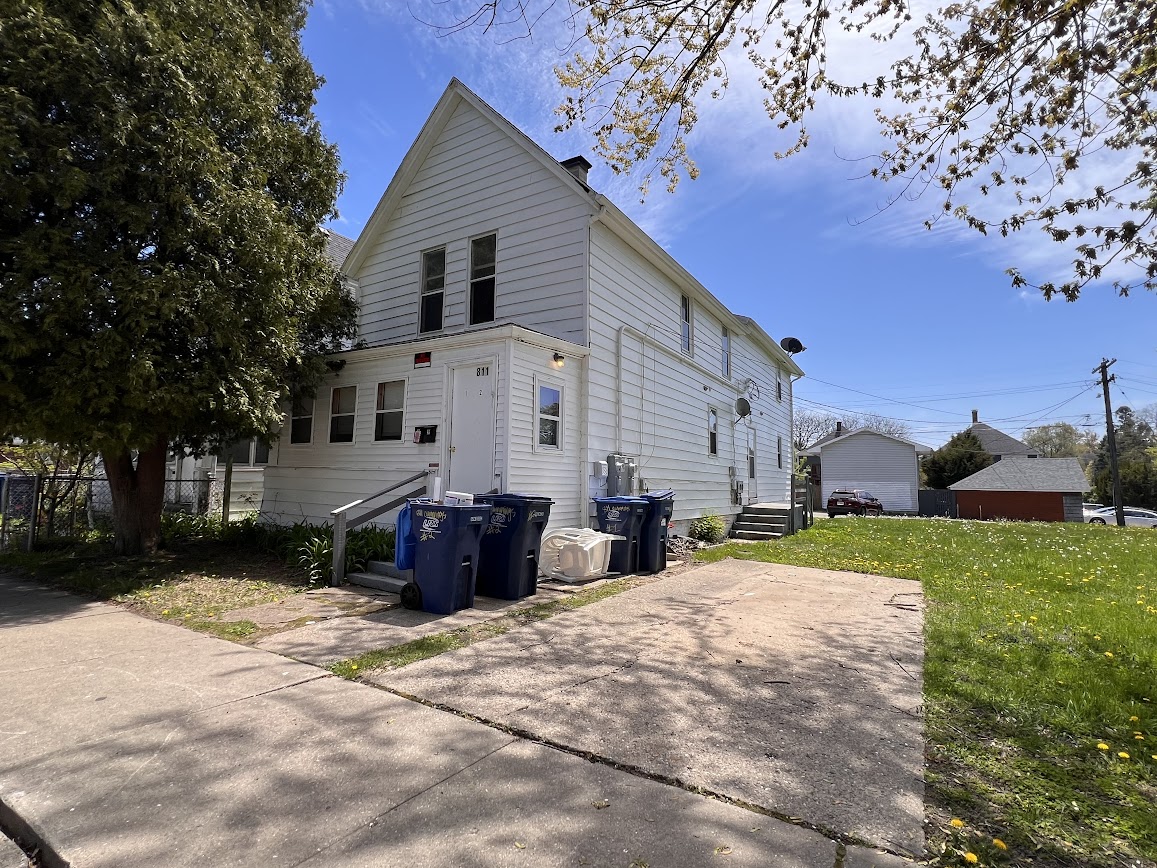 811 Cummings Avenue - 2